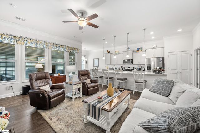 6 Daybreak Place, Simpsonville, SC 29681