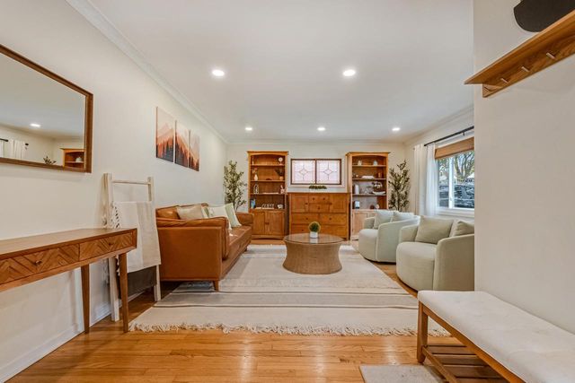 10422 Hillside AVENUE, Wauwatosa, WI 53222