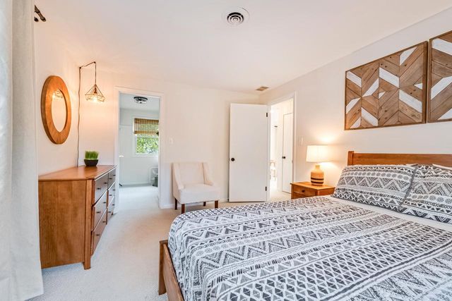 10422 Hillside AVENUE, Wauwatosa, WI 53222