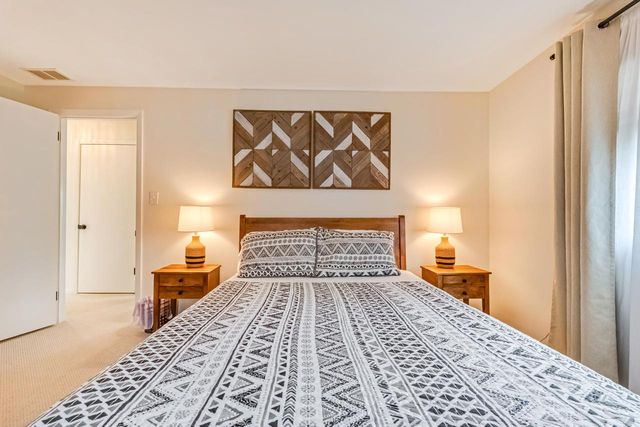 10422 Hillside AVENUE, Wauwatosa, WI 53222