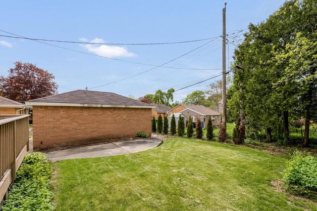 10422 Hillside AVENUE, Wauwatosa, WI 53222
