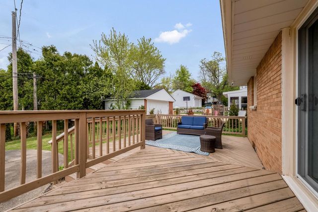 10422 Hillside AVENUE, Wauwatosa, WI 53222