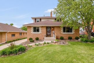 10422 Hillside AVENUE, Wauwatosa, WI 53222