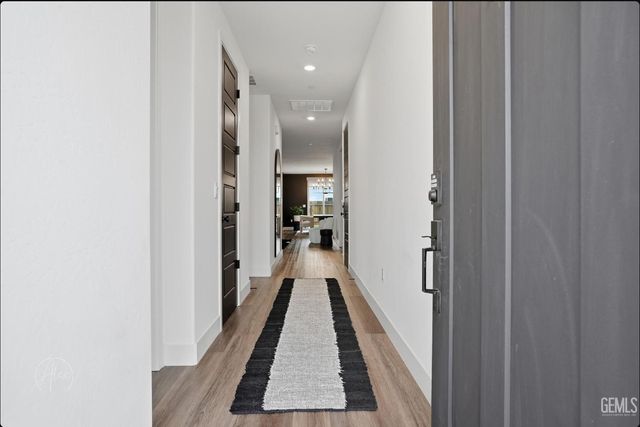 7808 Savannah Height Avenue, Bakersfield, CA 93313