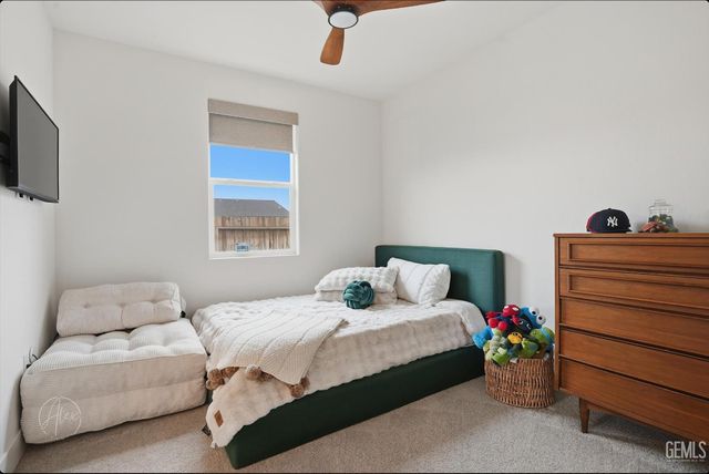 7808 Savannah Height Avenue, Bakersfield, CA 93313