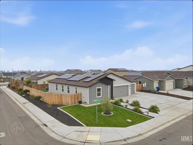 7808 Savannah Height Avenue, Bakersfield, CA 93313