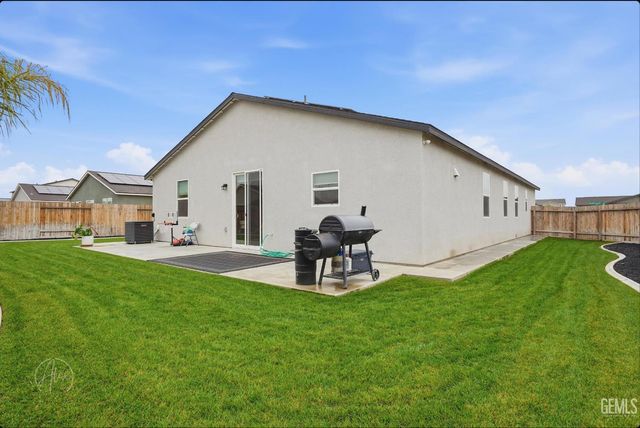 7808 Savannah Height Avenue, Bakersfield, CA 93313
