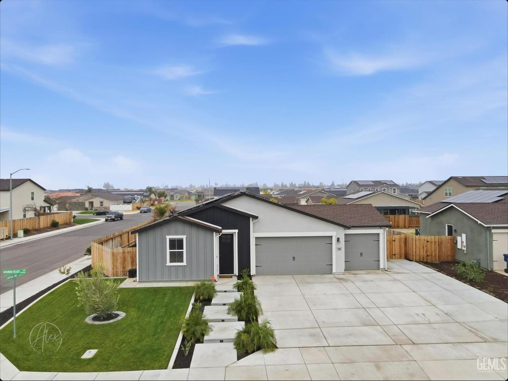 7808 Savannah Height Avenue, Bakersfield, CA 93313