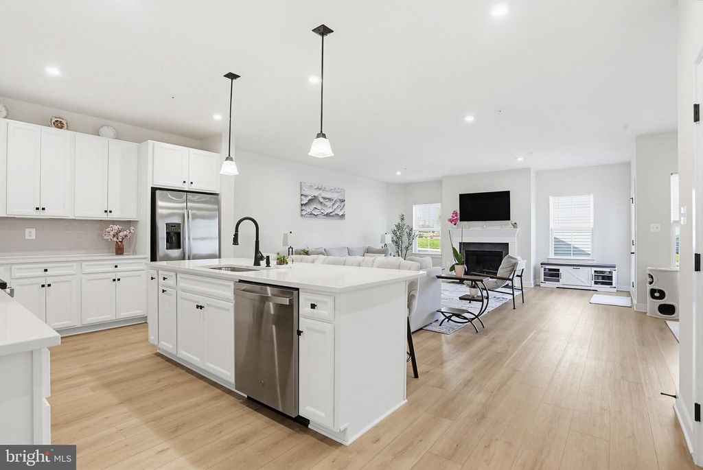 Image 10 of property listing at 912 CLARENDON FARM LN, Brunswick, MD 21716