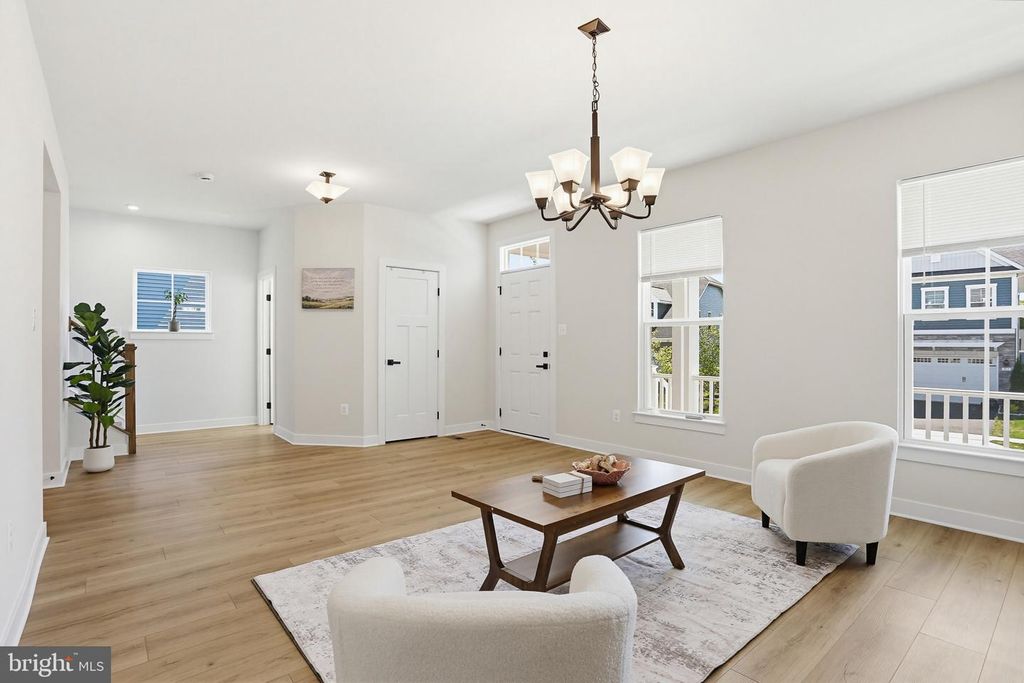 Image 14 of property listing at 912 CLARENDON FARM LN, Brunswick, MD 21716
