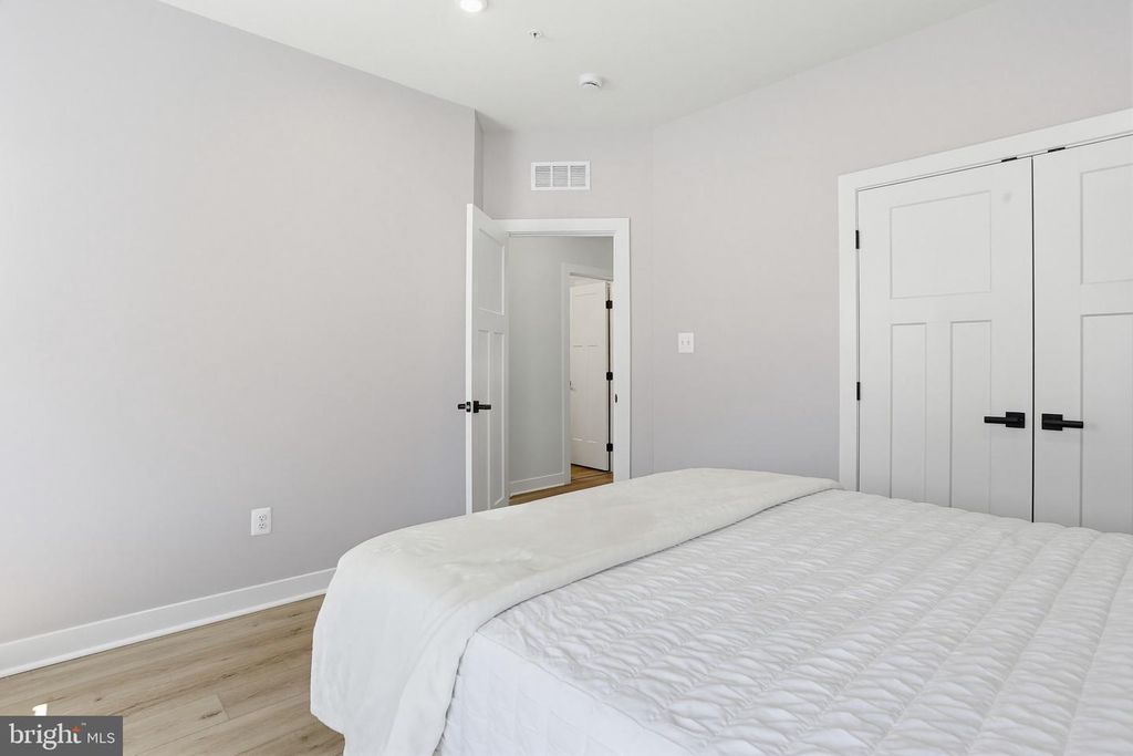 Image 28 of property listing at 912 CLARENDON FARM LN, Brunswick, MD 21716
