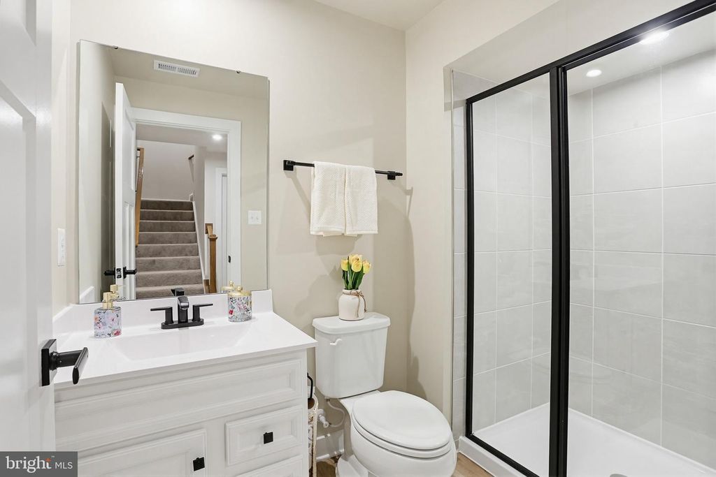 Image 37 of property listing at 912 CLARENDON FARM LN, Brunswick, MD 21716