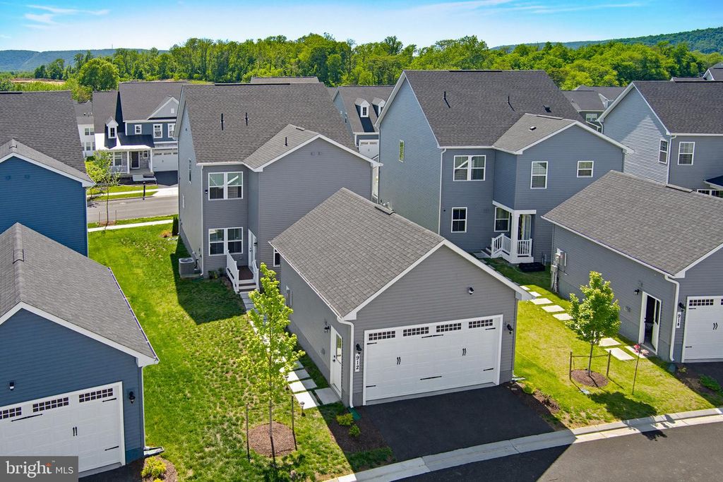 Image 42 of property listing at 912 CLARENDON FARM LN, Brunswick, MD 21716