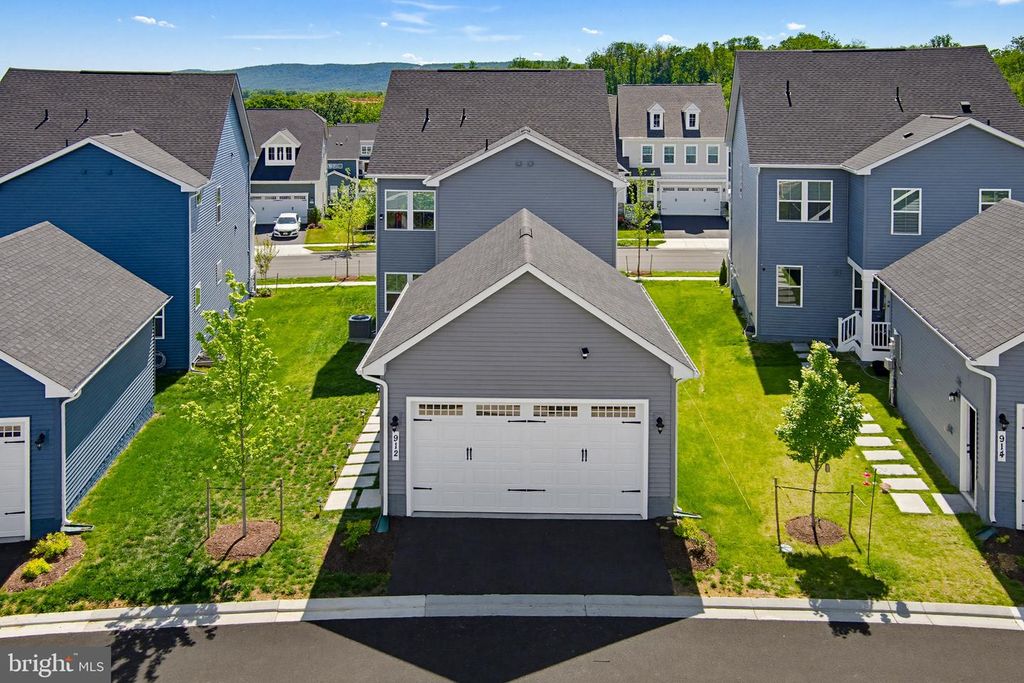 Image 46 of property listing at 912 CLARENDON FARM LN, Brunswick, MD 21716