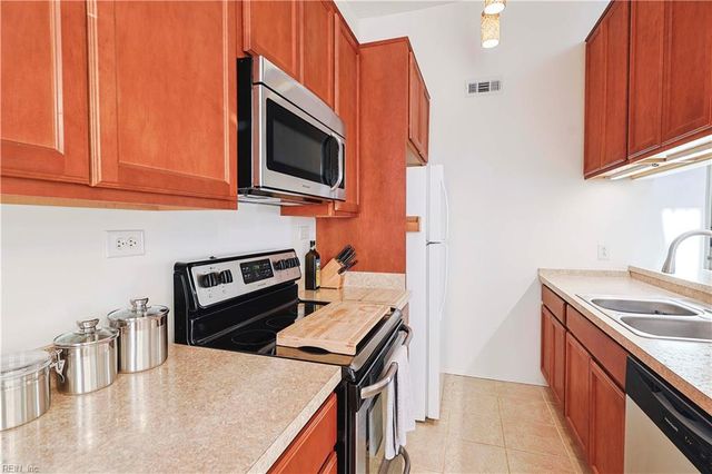 630 Spirit CT, Virginia Beach, VA 23462