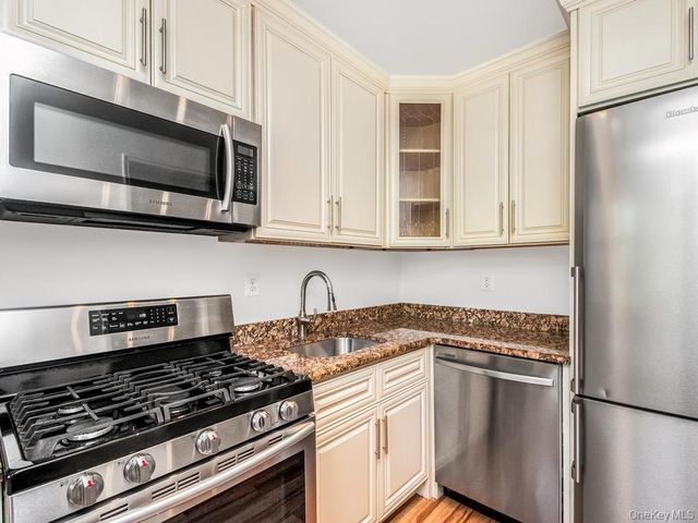 4705 Henry Hudson Parkway W 3C, Bronx, NY 10471