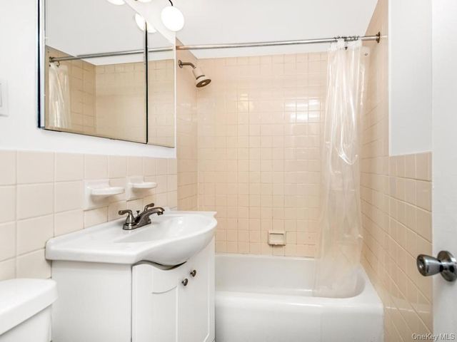 4705 Henry Hudson Parkway W 3C, Bronx, NY 10471
