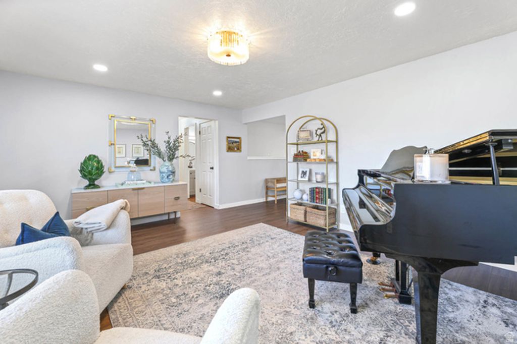 6525 S 2600 E, Cottonwood Heights, UT 84121 — photo 2