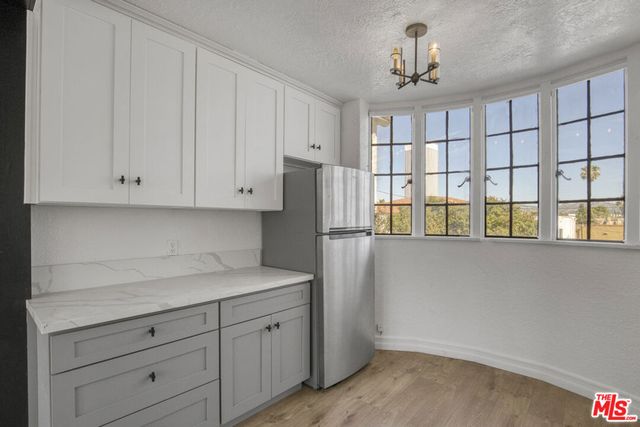 5815 W Olympic Boulevard, Los Angeles, CA 90036