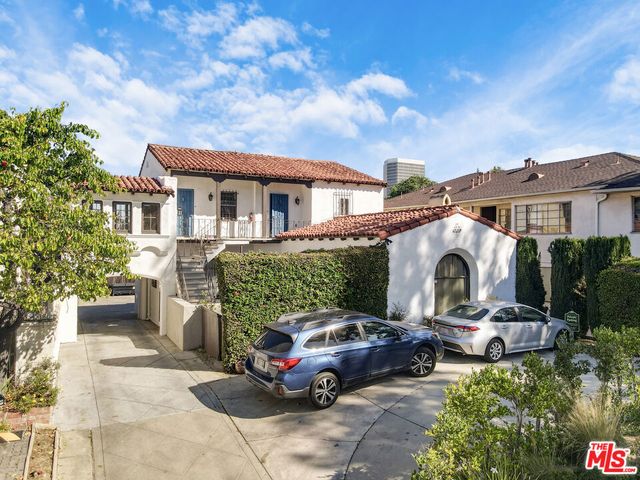 5815 W Olympic Boulevard, Los Angeles, CA 90036