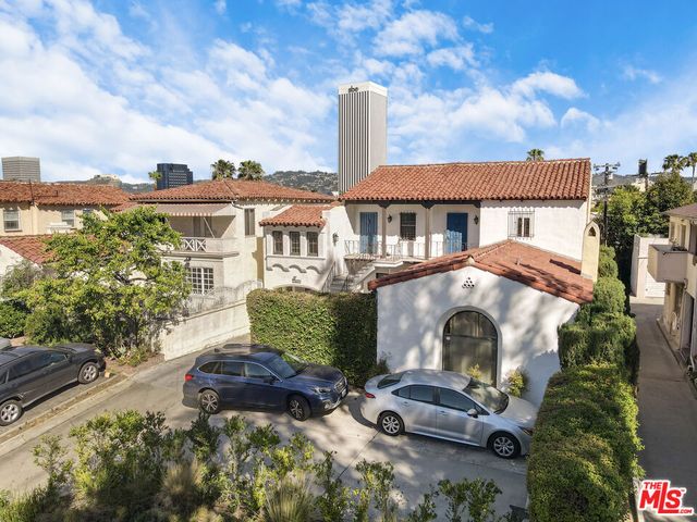 5815 W Olympic Boulevard, Los Angeles, CA 90036