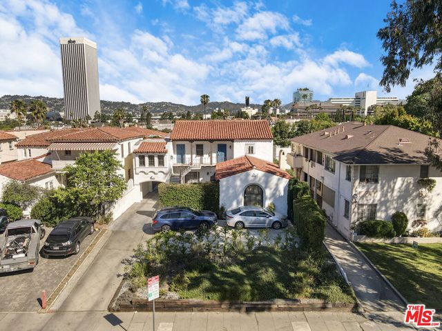 5815 W Olympic Boulevard, Los Angeles, CA 90036