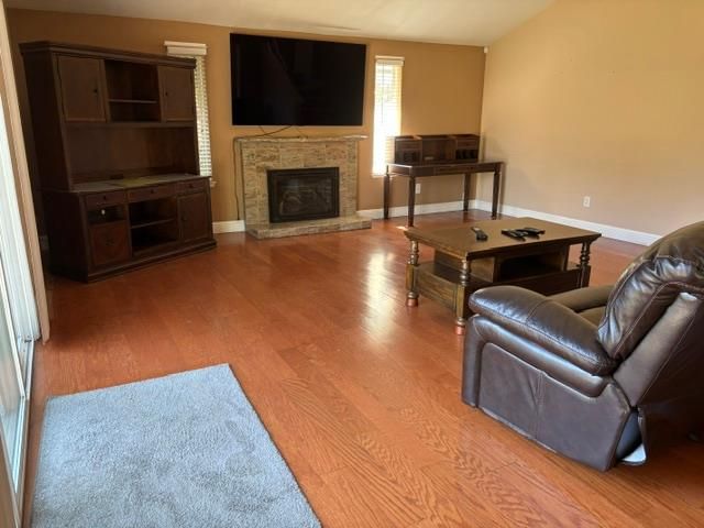 1991 Las Coches Way, Sacramento, CA 95833