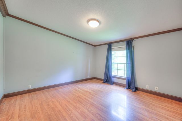 10515 Twin Springs Ln, Bon Aqua, TN 37025