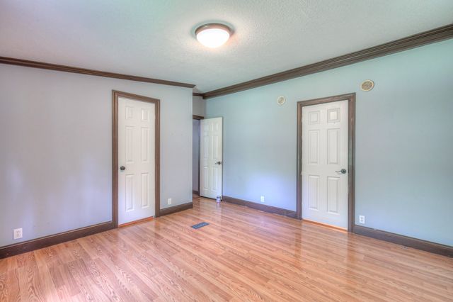 10515 Twin Springs Ln, Bon Aqua, TN 37025
