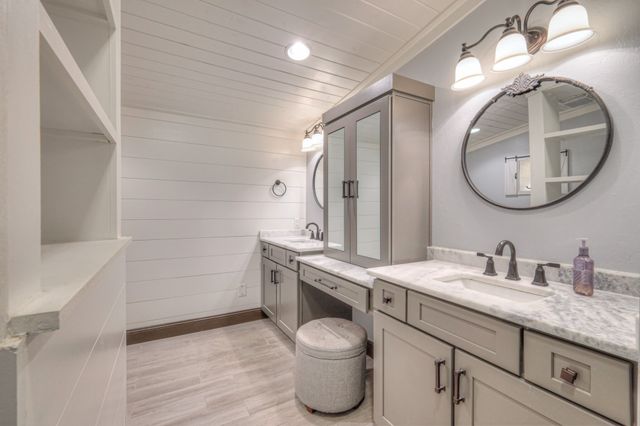 10515 Twin Springs Ln, Bon Aqua, TN 37025