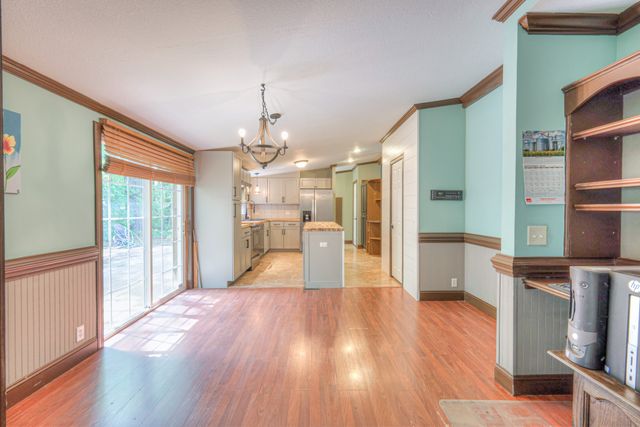 10515 Twin Springs Ln, Bon Aqua, TN 37025