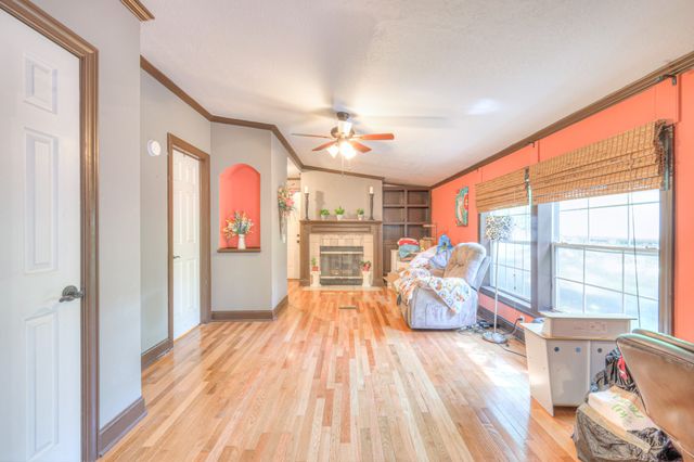 10515 Twin Springs Ln, Bon Aqua, TN 37025