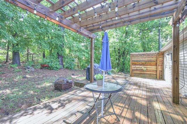 10515 Twin Springs Ln, Bon Aqua, TN 37025