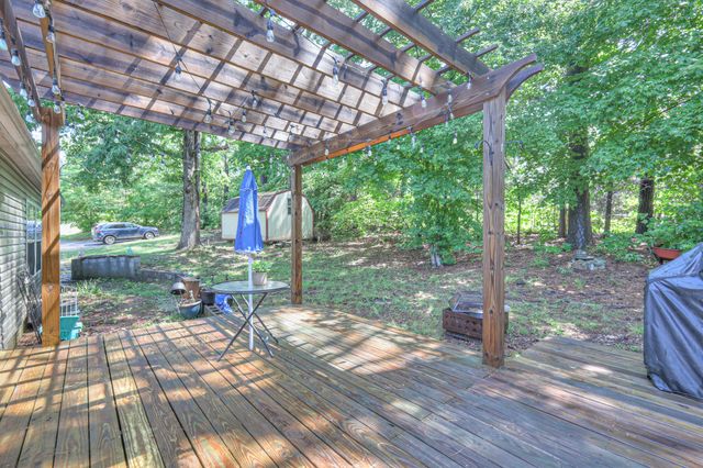 10515 Twin Springs Ln, Bon Aqua, TN 37025