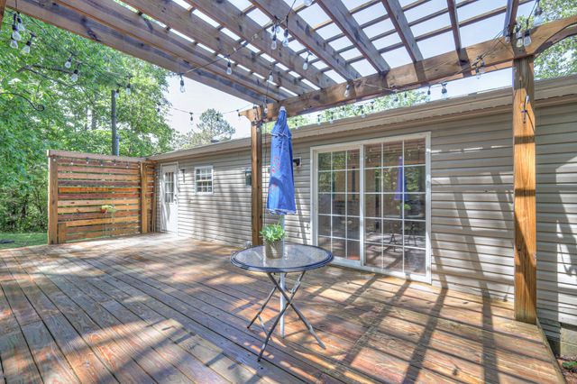10515 Twin Springs Ln, Bon Aqua, TN 37025