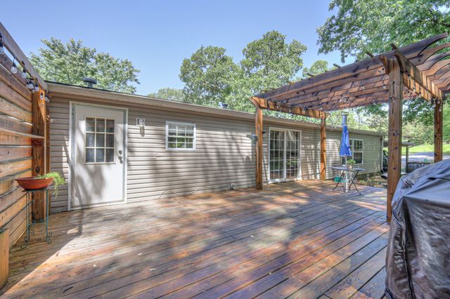 10515 Twin Springs Ln, Bon Aqua, TN 37025