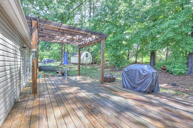 10515 Twin Springs Ln, Bon Aqua, TN 37025