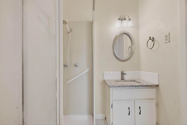 1102 Crisp Drive, Irving, TX 75061