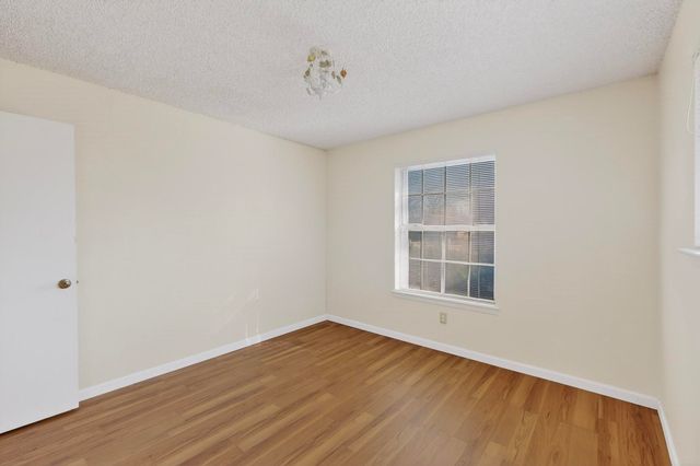 1102 Crisp Drive, Irving, TX 75061