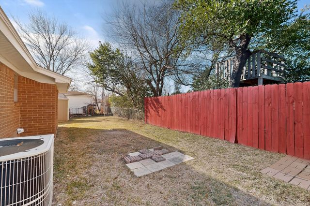 1102 Crisp Drive, Irving, TX 75061