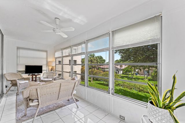 3251 Holiday Springs Boulevard 206, Margate, FL 33063