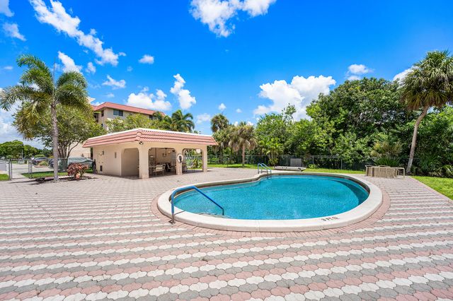 3251 Holiday Springs Boulevard 206, Margate, FL 33063