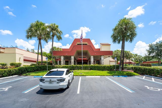 3251 Holiday Springs Boulevard 206, Margate, FL 33063
