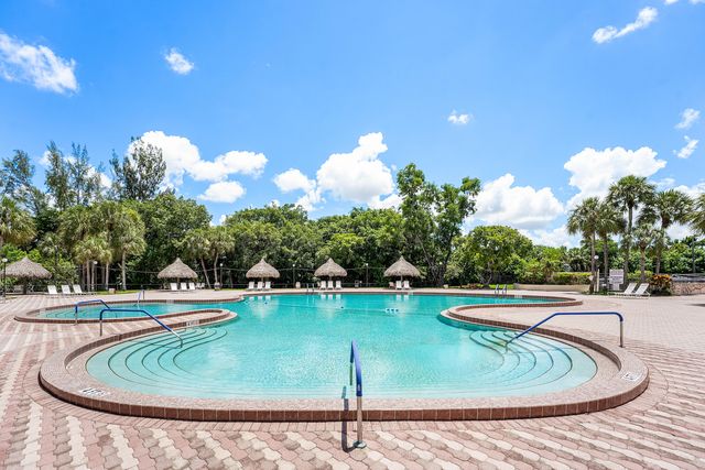 3251 Holiday Springs Boulevard 206, Margate, FL 33063