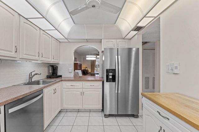 3251 Holiday Springs Boulevard 206, Margate, FL 33063