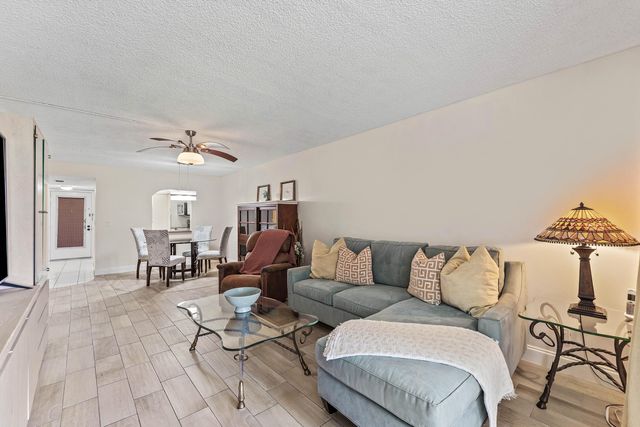 3251 Holiday Springs Boulevard 206, Margate, FL 33063