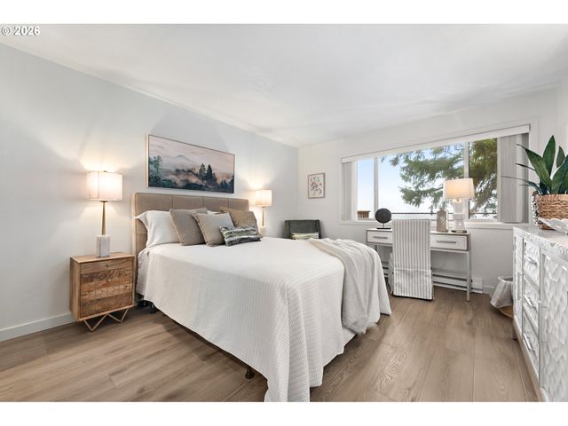 81 OSWEGO SUMMIT, Lake Oswego, OR 97035