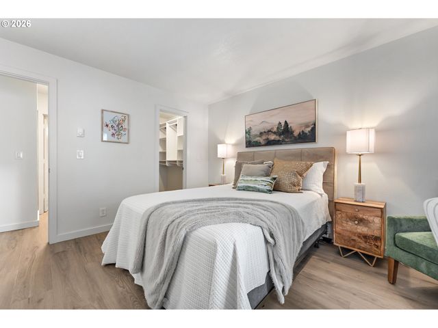 81 OSWEGO SUMMIT, Lake Oswego, OR 97035