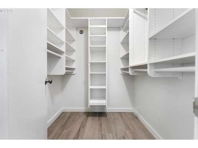 81 OSWEGO SUMMIT, Lake Oswego, OR 97035