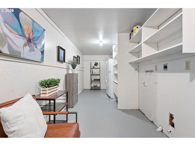 81 OSWEGO SUMMIT, Lake Oswego, OR 97035